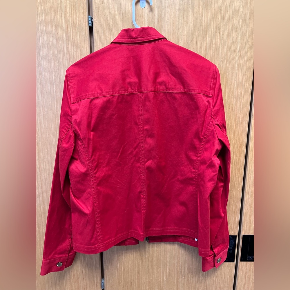 Red Jacket - Picture 3 of 7